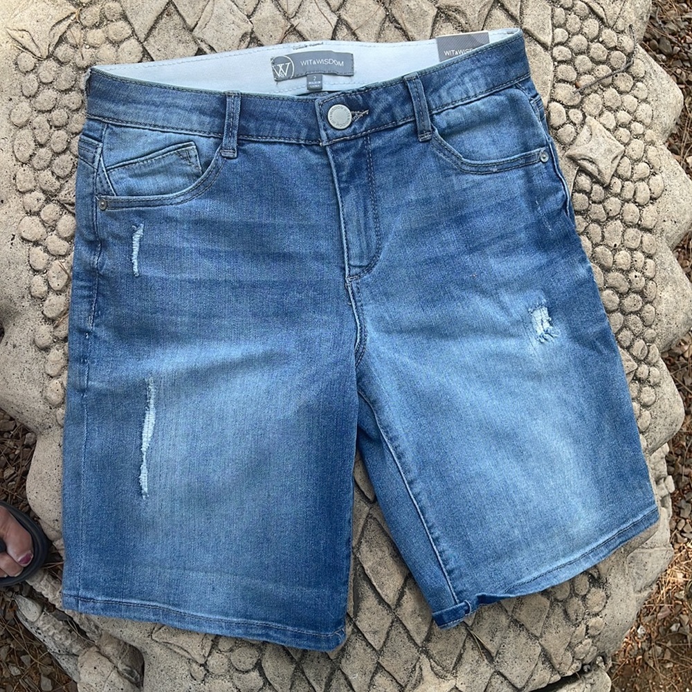 Wit & Wisdom Ab Solution Denim Roll Cuff Bermuda Shorts Size 2 NWT